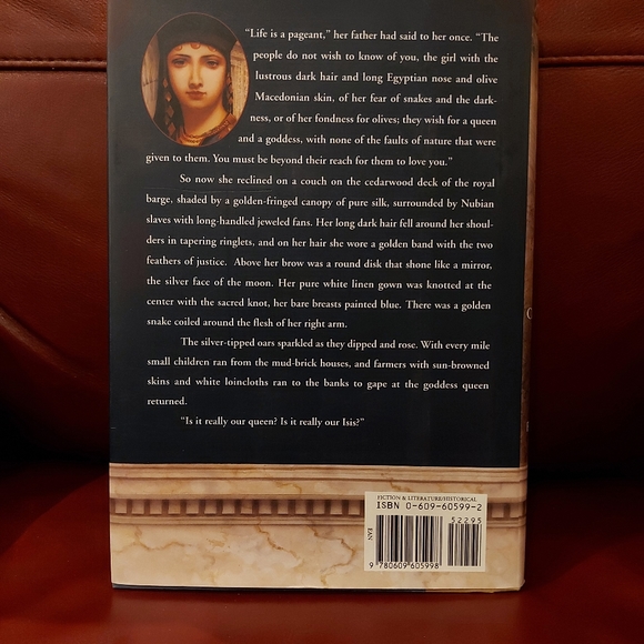 Meet your Posher, Michelle 🙇🏻♀️ - Picture 13 of 16